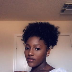 Meet your Posher, Ashlyn